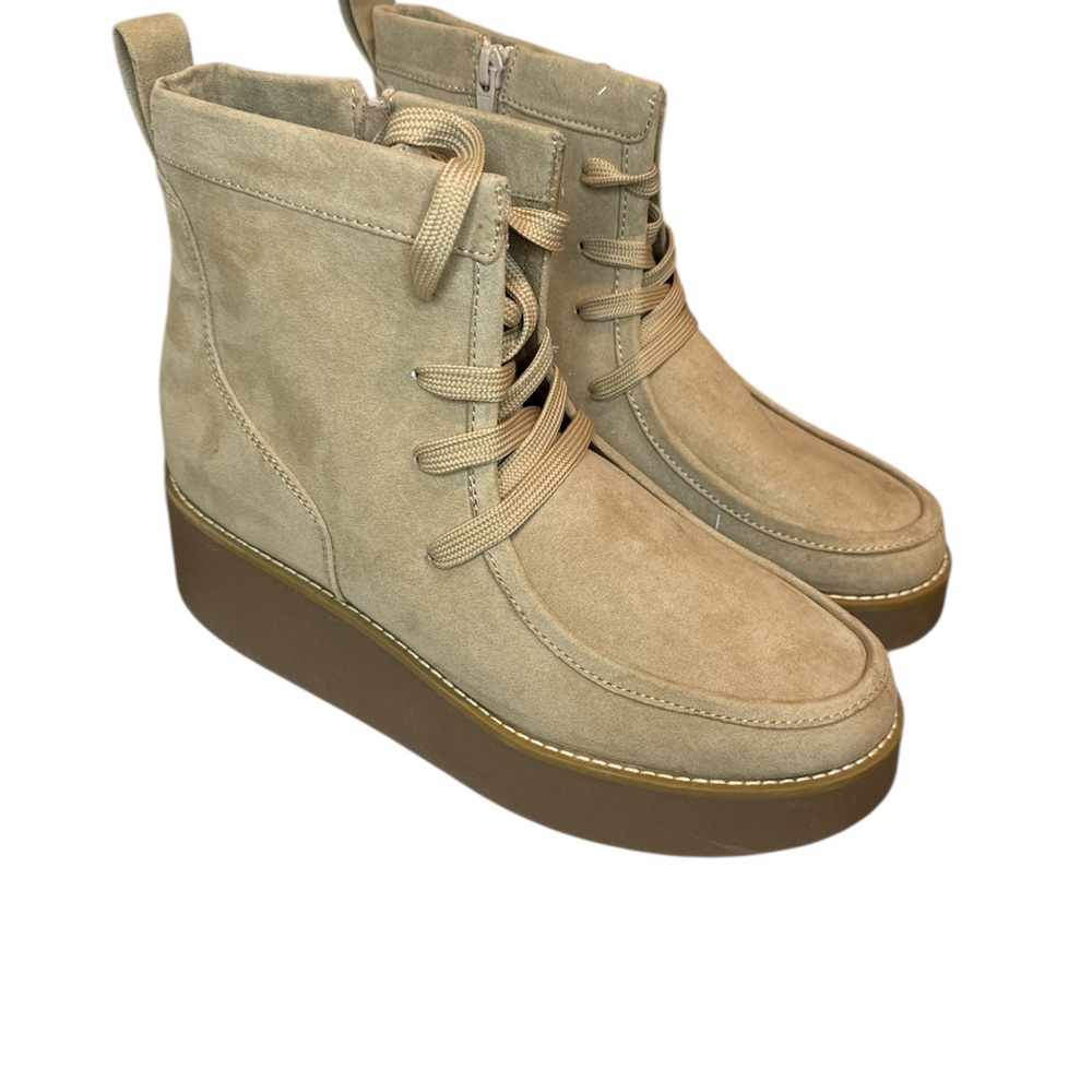 Stylish Tan Women's Boots